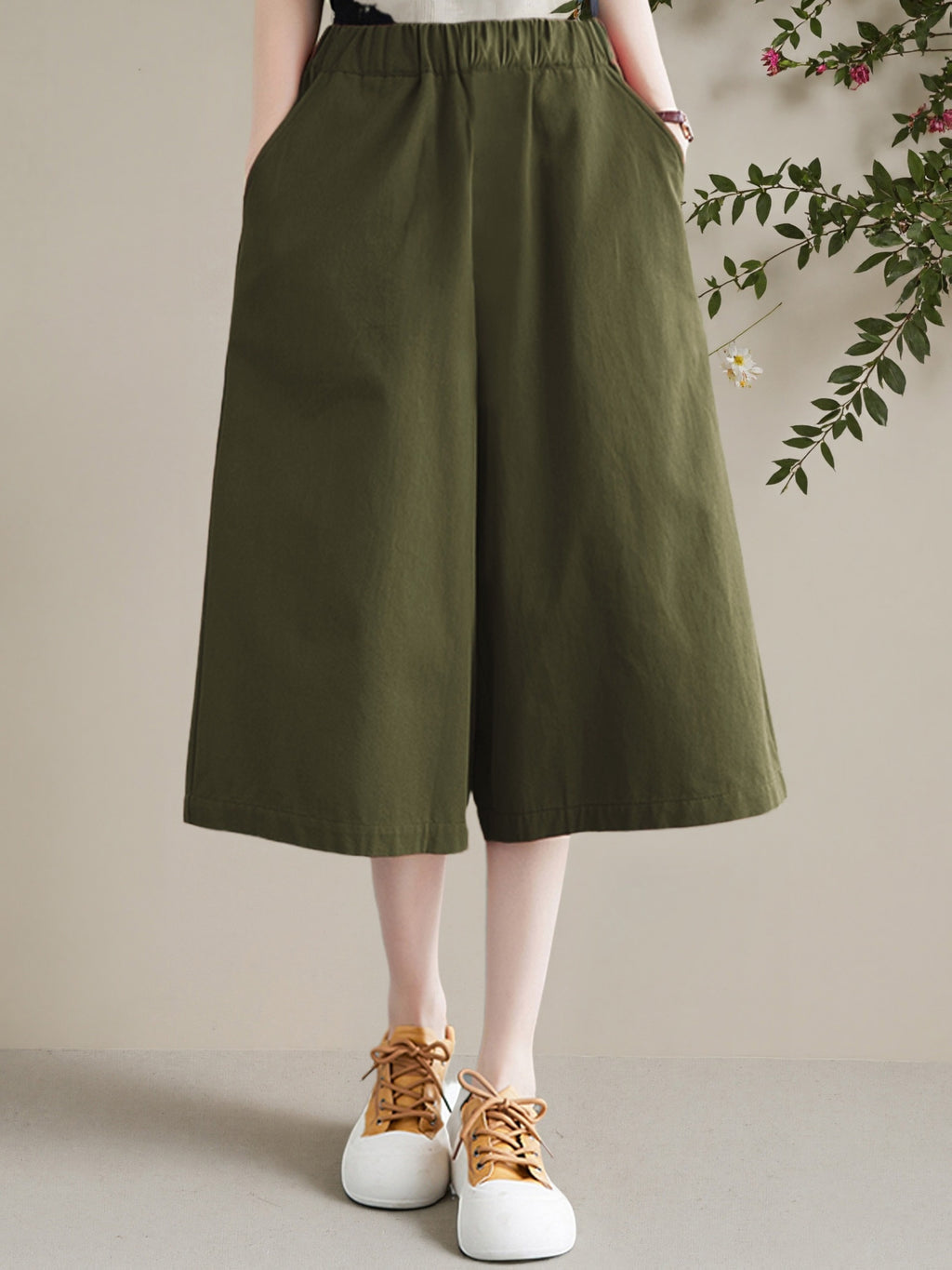 Women's Wide-Leg Capri Pants, New Summer Style with Elastic Waist, Loose Fit for a Look, Casual Skort Pants - Military green1