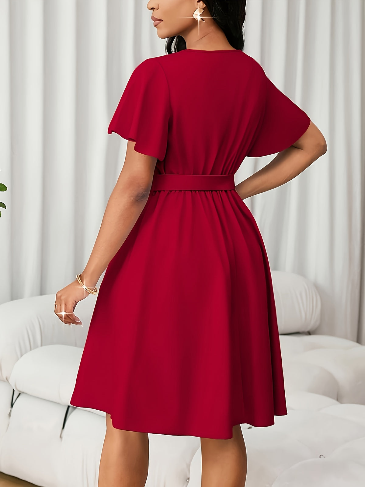 V-neck A-line Skirt, and Figure-hugging, with Ruffled Short Sleeves and a Belt, Mid-length Dress, Elegant and Graceful for Dates, Commuting, and Daily Wear - Red