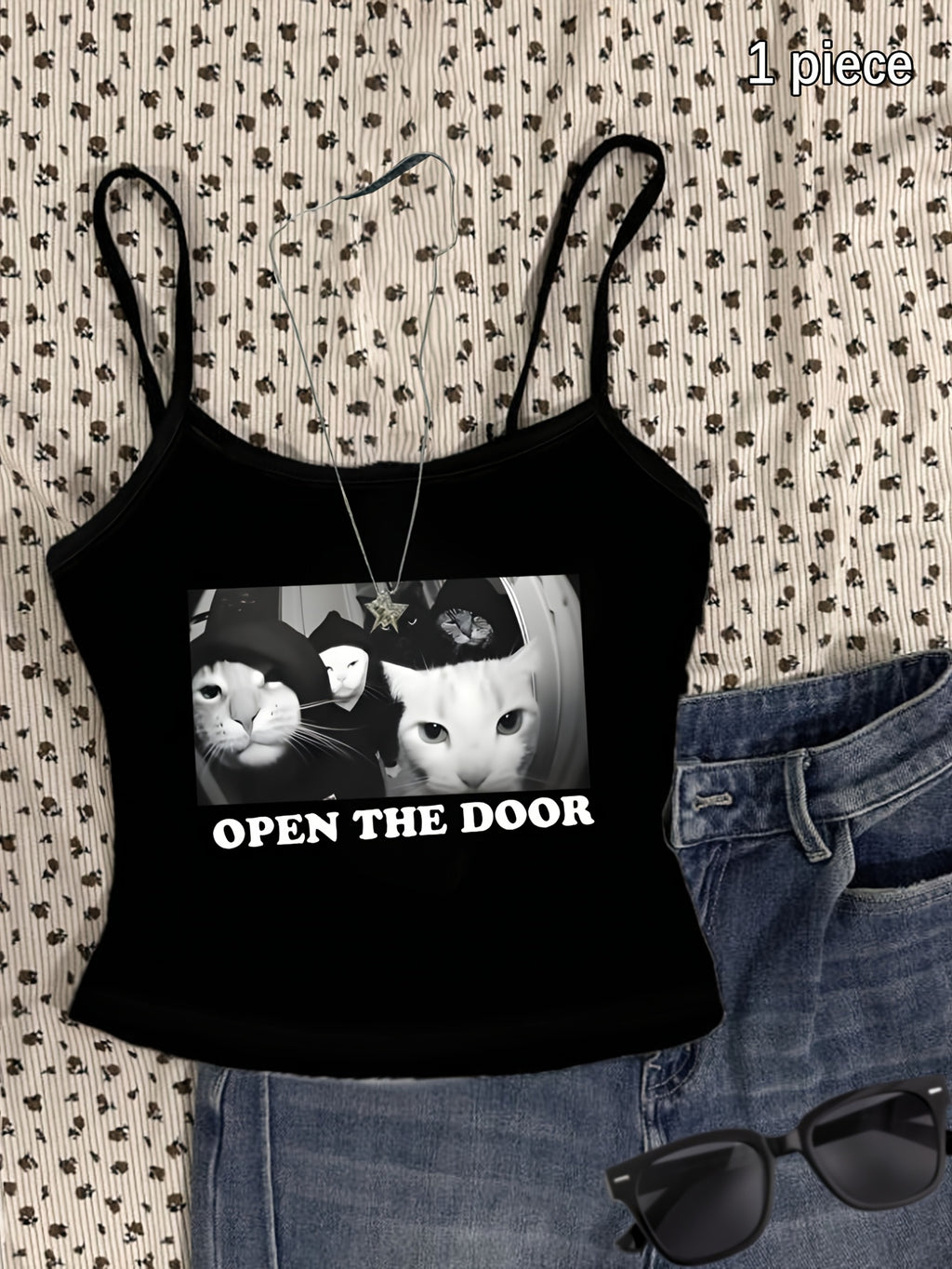 1pc Women's Mini Camisole Top with a Playful and Energetic Cat Print. Features a Cool and Edgy Vibe, Effortlessly Creating a Girly Style. Offers a Youthful and Age-reducing Effect, Adding Both Vitality and a Youthful Look. Suitable for Various Styles - Black