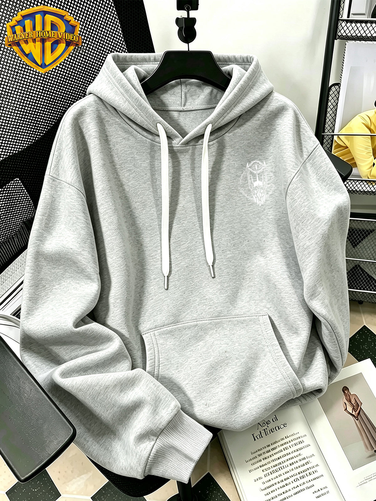 Authorized by Warner Bros., 2026 New Soren Helmet with White Line Print, Men'S Hoodie, Hooded Sweatshirt, Kangaroo Pocket And Drawstring Hat, Suitable for Daily And Outdoor Sports Wear, Autumn And Winter Warm Jacket, Fashionable Jacket - Light Grey