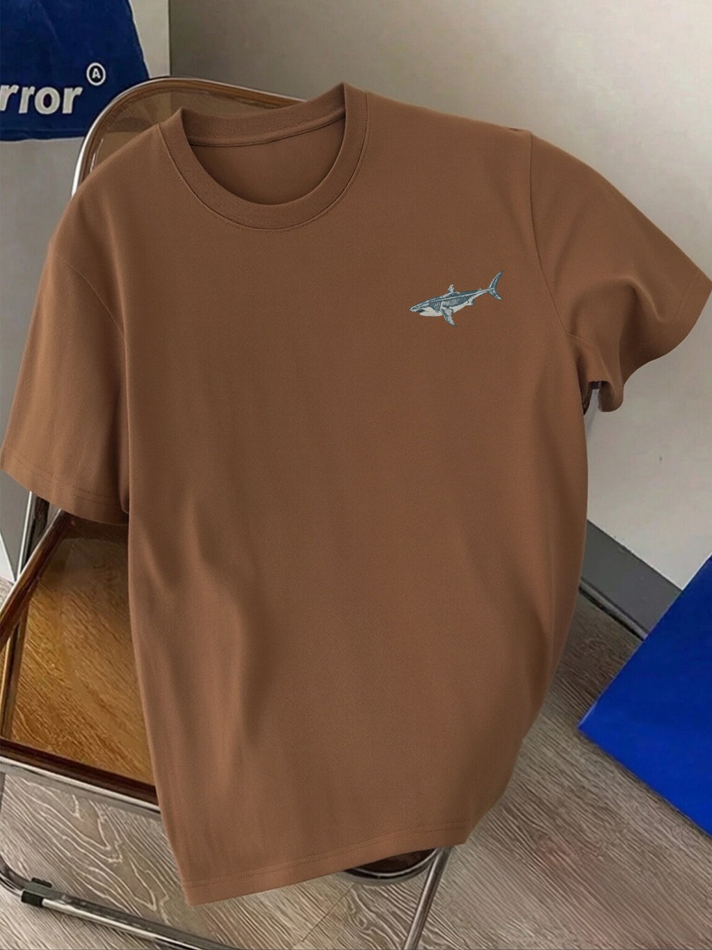 New Men's 100% Pure Cotton T-Shirt with Shark Print, Comfortable and Breathable, Versatile for Summer Casual Wear - Coffee Brown