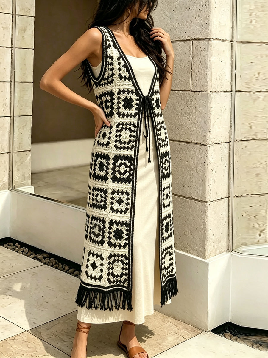 Women's Black and White Color Block Granny Square Check Pattern Crochet Long Vest with Fringe Hem, Vacation Style, Daily Casual, Layering Look - Black