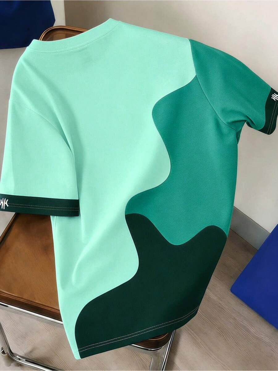 Printed Design - Non-Textured Men's Color-Block Crew Neck Casual Short-Sleeve T-Shirt, Men's Wave Patchwork Themed Short-Sleeve T-Shirt, Clean Crew Neck Cut, Fresh and Bright Overall Color Scheme, Highlighting a Youthful and Trendy Vibe - Mixed colors
