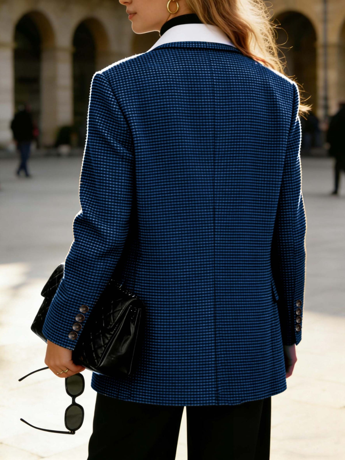 In-Stock Item 25YX043# Women's European and American Style Elegant Blue and White Checkered Blazer, 1pc Double-Breasted Suit Jacket, Loose Fit Cut with Slight Contour Design, Flattering to Various Body Types. The Classic Double-Breasted Design - Navy Color