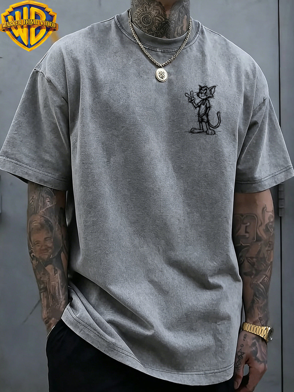 Warner Bros. Official License, Classic Cartoon Character Trendy V-Sign Hand-Drawn Line Print, American Retro Washed Distressed T-Shirt, Unisex, Machine Washable, Suitable for Daily Commute And Outdoor Wear - Grey