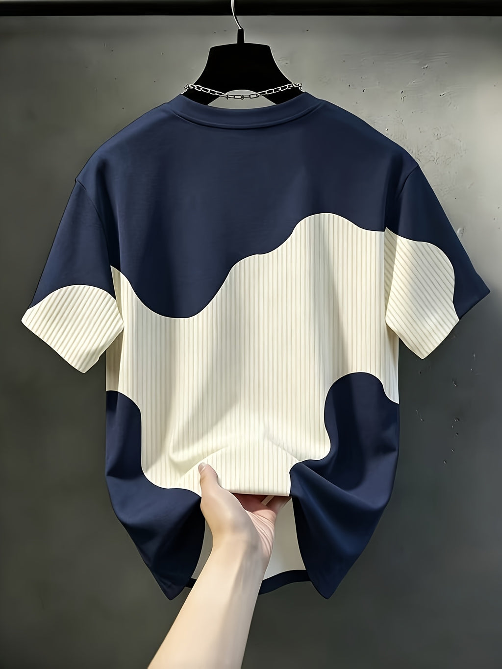 Men'S Casual Round Neck T-Shirt, Geometric Pattern Patchwork Striped Design, "Chicago" Word Pattern, Drapey Fashion Top, All-Season Wear, Breathable Regular Fit for Casual And Formal Outfits - Round Neck Casual Top, Comfortable Wear - Navy Color