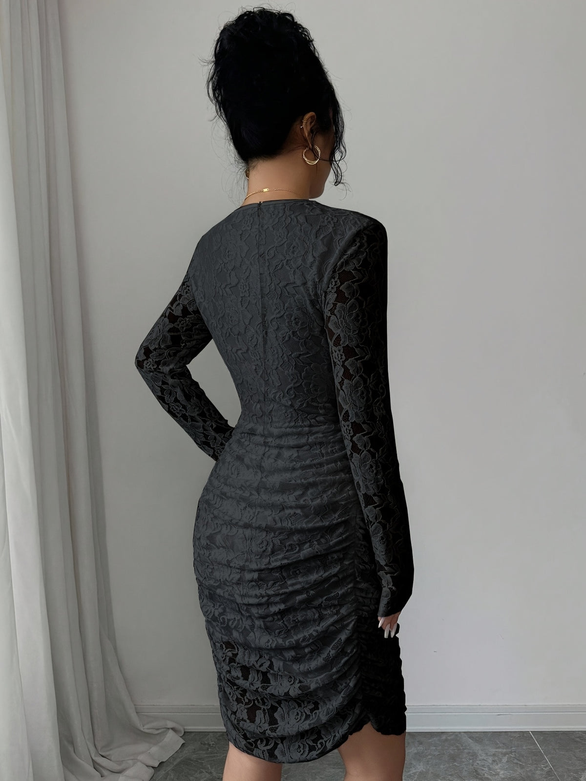 Women's Elegant Slim-Fit Mini Dress with Ruffled Collar, Ruffle Hem, and Corded Lace, Evening Gown, Bridesmaid Dress - Black