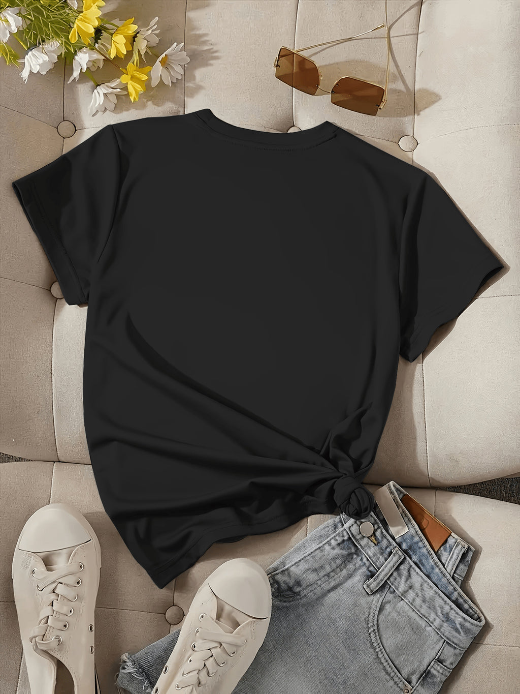 QUEEN Women's Queen Crown & Butterfly Rose T-Shirt - Lightweight Soft Round Neck Short Sleeve Top, Suitable for Outdoor & Indoor Wear, Birthday Gift, Casual Elegant Birthday Outfits, Machine Washable - Fashionable Tee - Black