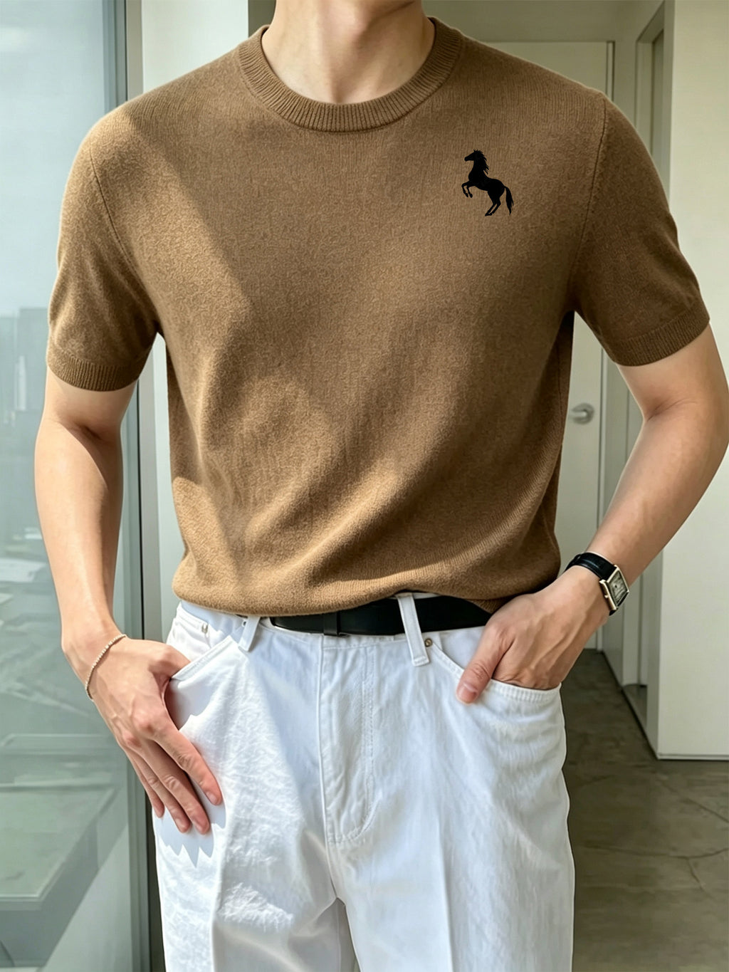 Men's Crew Neck Short Sleeve Knit Shirt with Galloping Horse Silhouette Print, Slim Fit Thin Top - 【Brown】