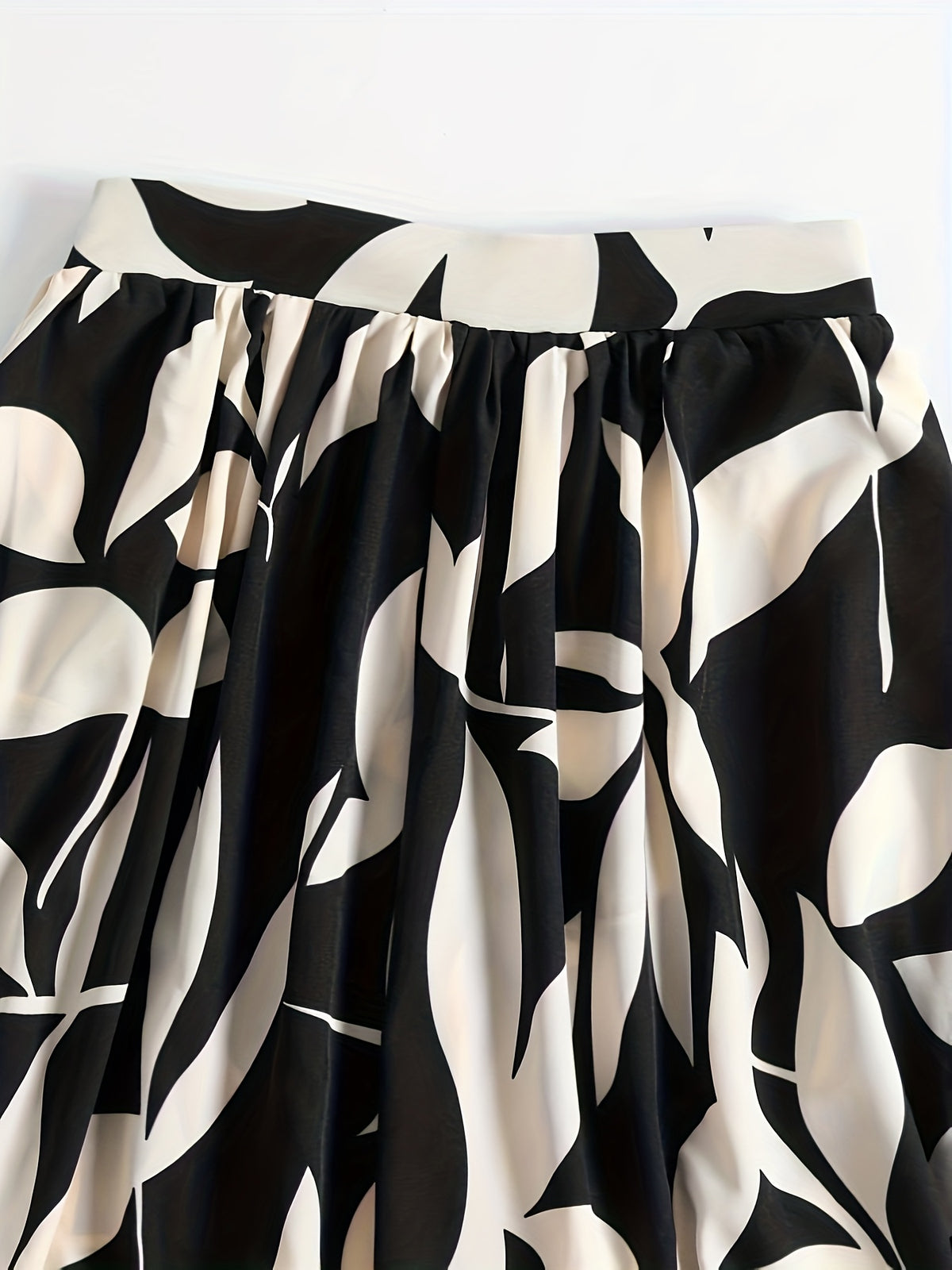 Women's Wide-Length Watercolor Midi Skirt - High-Waisted Loose Skirt Suitable for Spring Summer Fall, Elegant Office to Casual Wear, Machine Washable Skirt - Black And White