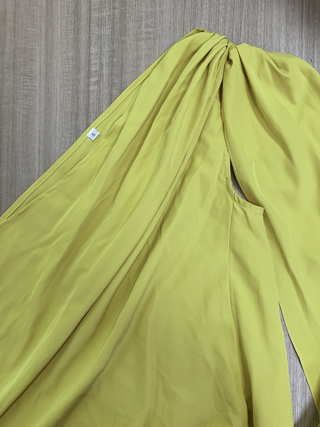 Women's Arabic Gown Dress - One-Shoulder Off-Shoulder Cape Maxi Dress with Slit Hem & Asymmetrical Skirt, Sleeveless Elegant Formal Wedding Guest Dress Suitable for Parties, Prom, Special Occasions - Fluorescent Yellow