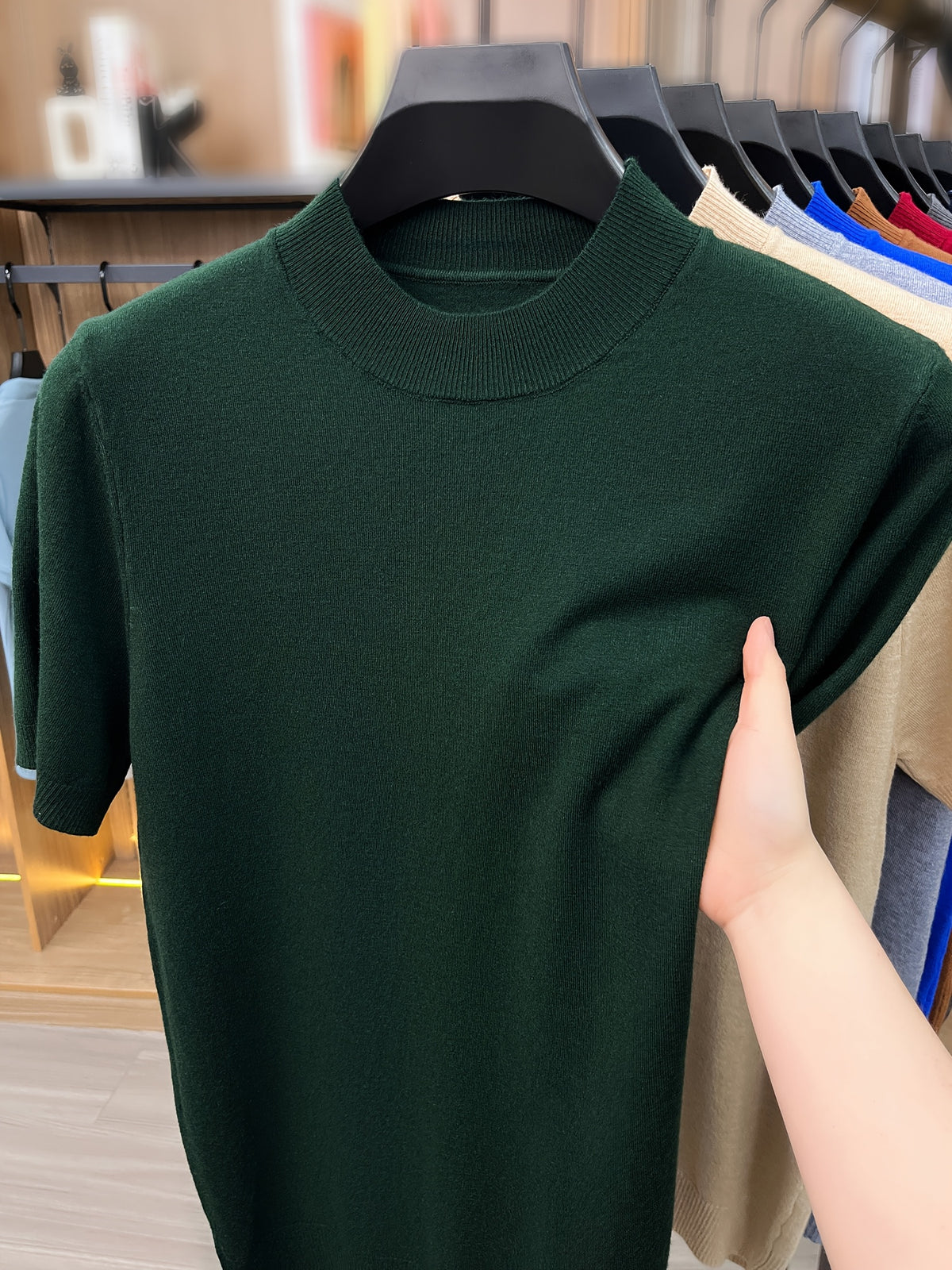 [Wading Whale OBM] 1pc Spring Summer New Men'S Knit Pullover Sweater, Old Money Style Textured Solid Color Short Sleeve T-Shirt, Casual Fashion Thin Breathable Ribbed Pullover Sweater Base Layer Top, Suitable for Spring And Summer Wear - Dark Green