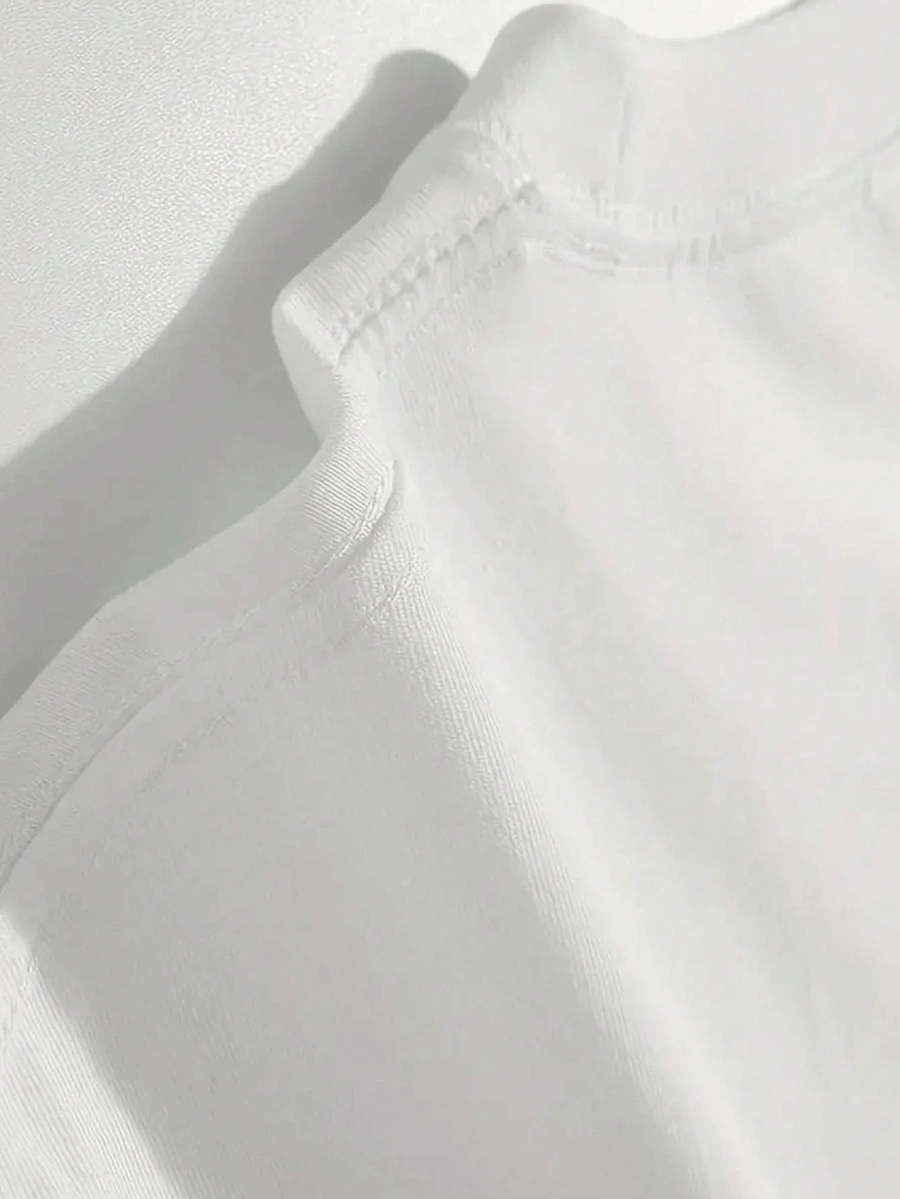 Men'S T-Shirt, Loose Fit Design with Small Daisy Patterns on Back, Easy Fresh Style for Casual Wear, Short Sleeve And Breathable, Ideal for Spring And Summer, Minimalist Aesthetic - White