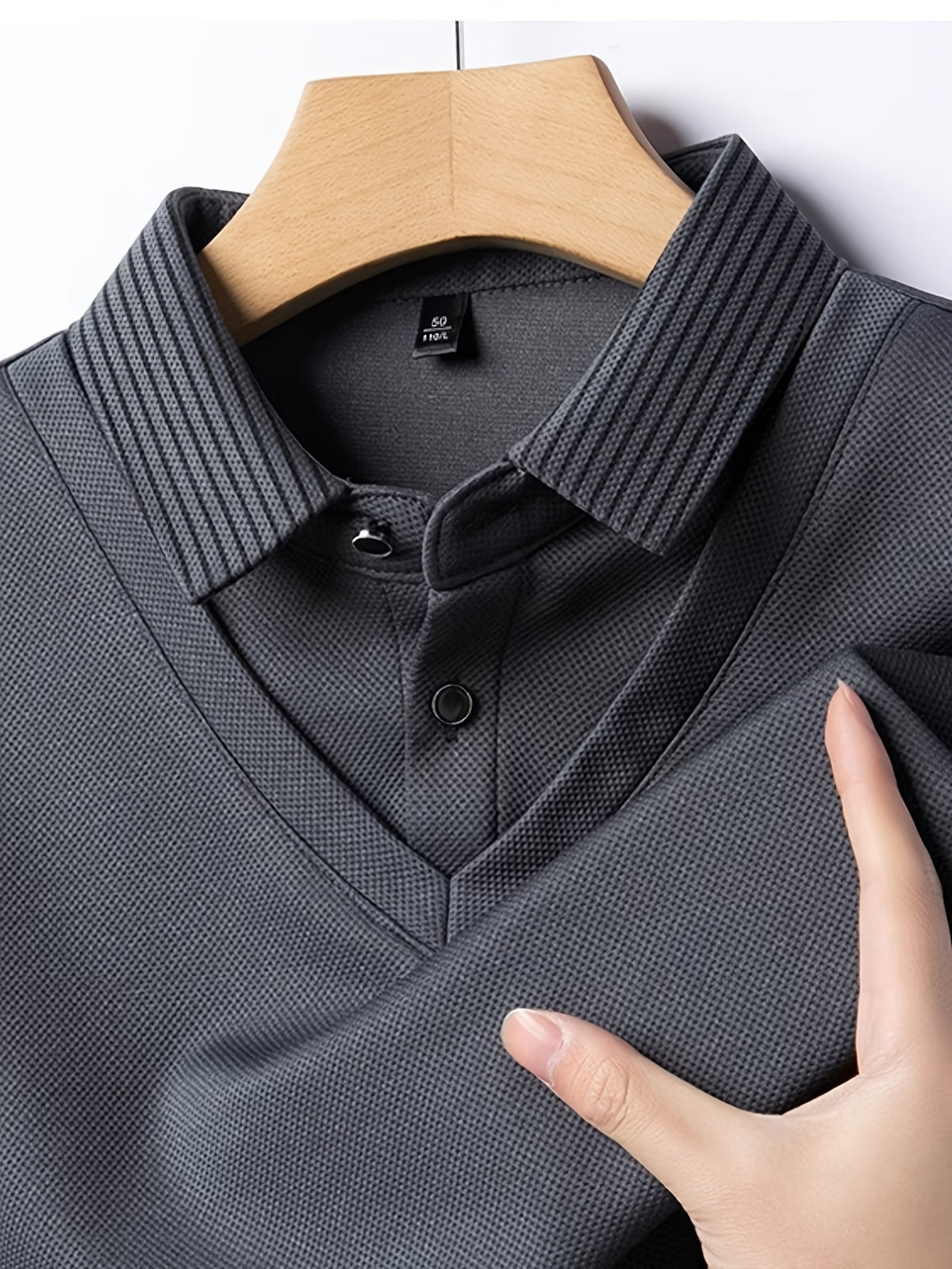 Men's New All-Season Knitwear Classic Lapel Long Sleeve 2-in-1 Look Polo Shirt, Featuring a Stylish and Minimalist Geometric Print Stripe Design, with a Color-blocked Collar and Layered Shirt Style. Made from Skin-friendly, Breathable, and Soft - NW Gray