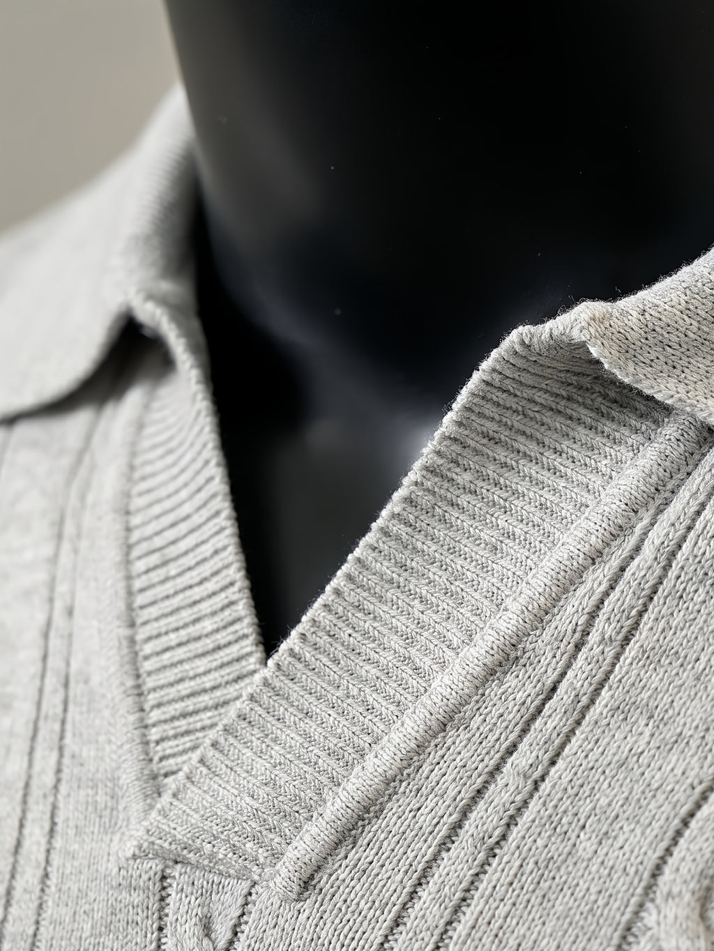 Men'S Knit Sweater Short Sleeve Polo Shirt, Light Luxury Business High Quality Cable Knit Vertical Stripes Heavy Craft Slimming Texture Fashion Easy Handsome Exquisite Workmanship Dating Party Outdoor High-End Places All Suitable Golf Polo Shirt Kni - Light Grey