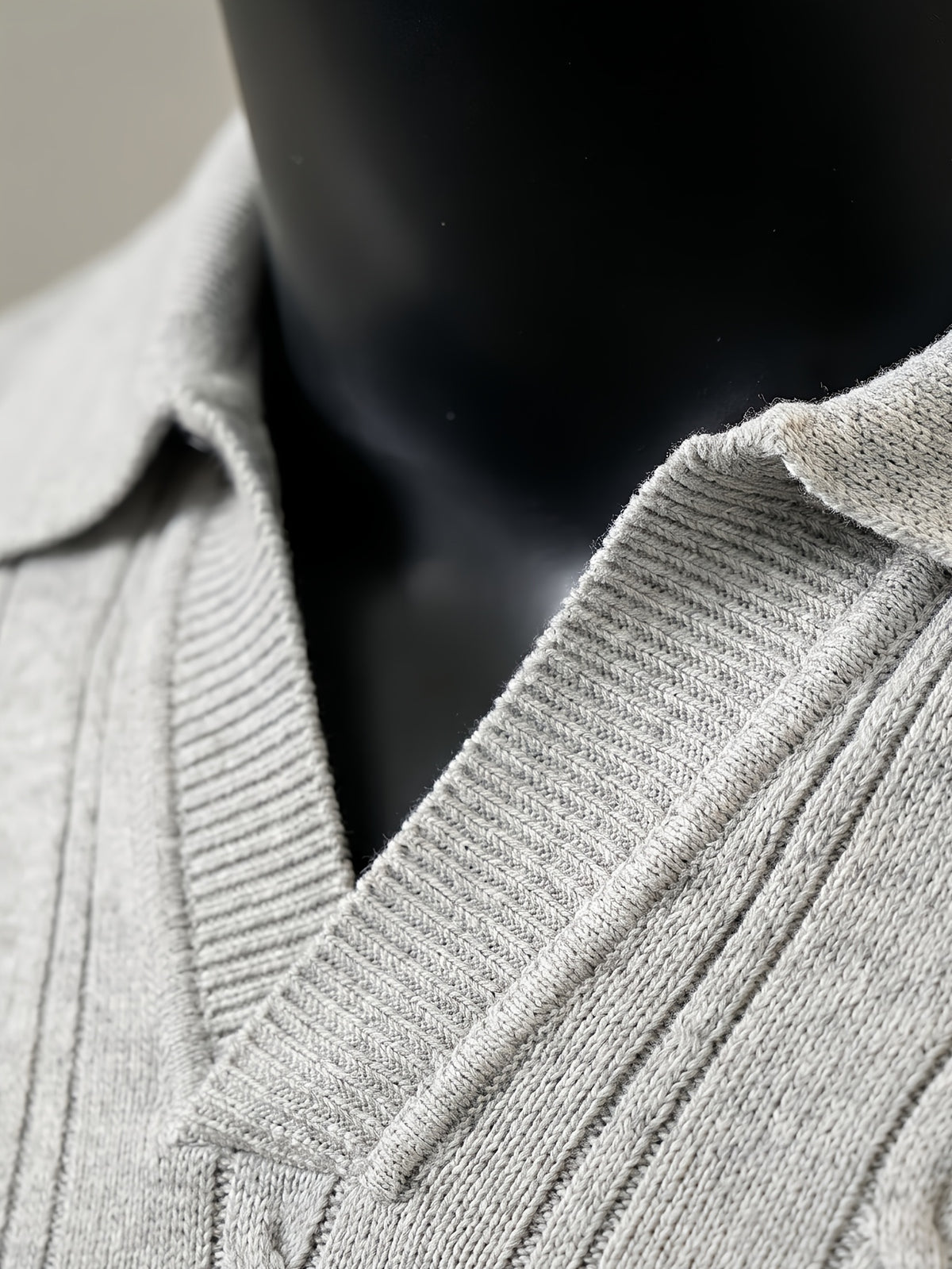 Men'S Knit Sweater Short Sleeve Polo Shirt, Light Luxury Business High Quality Cable Knit Vertical Stripes Heavy Craft Slimming Texture Fashion Easy Handsome Exquisite Workmanship Dating Party Outdoor High-End Places All Suitable Golf Polo Shirt Kni - Light Grey