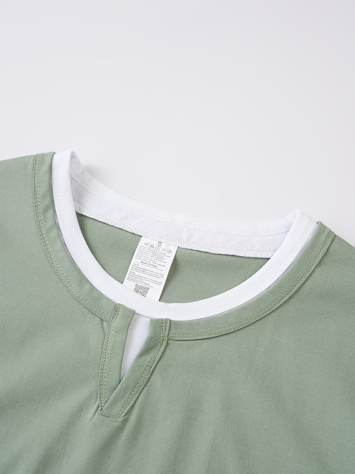 American-style Minimalist Color-Block White-Trimmed Henley Shirt for Men, Versatile Commuting Breathable Thin Short-Sleeve Base Layer Top, Summer Color-Block V-Neck Solid Color T-Shirt, Casual Short Sleeve - Yellow-green