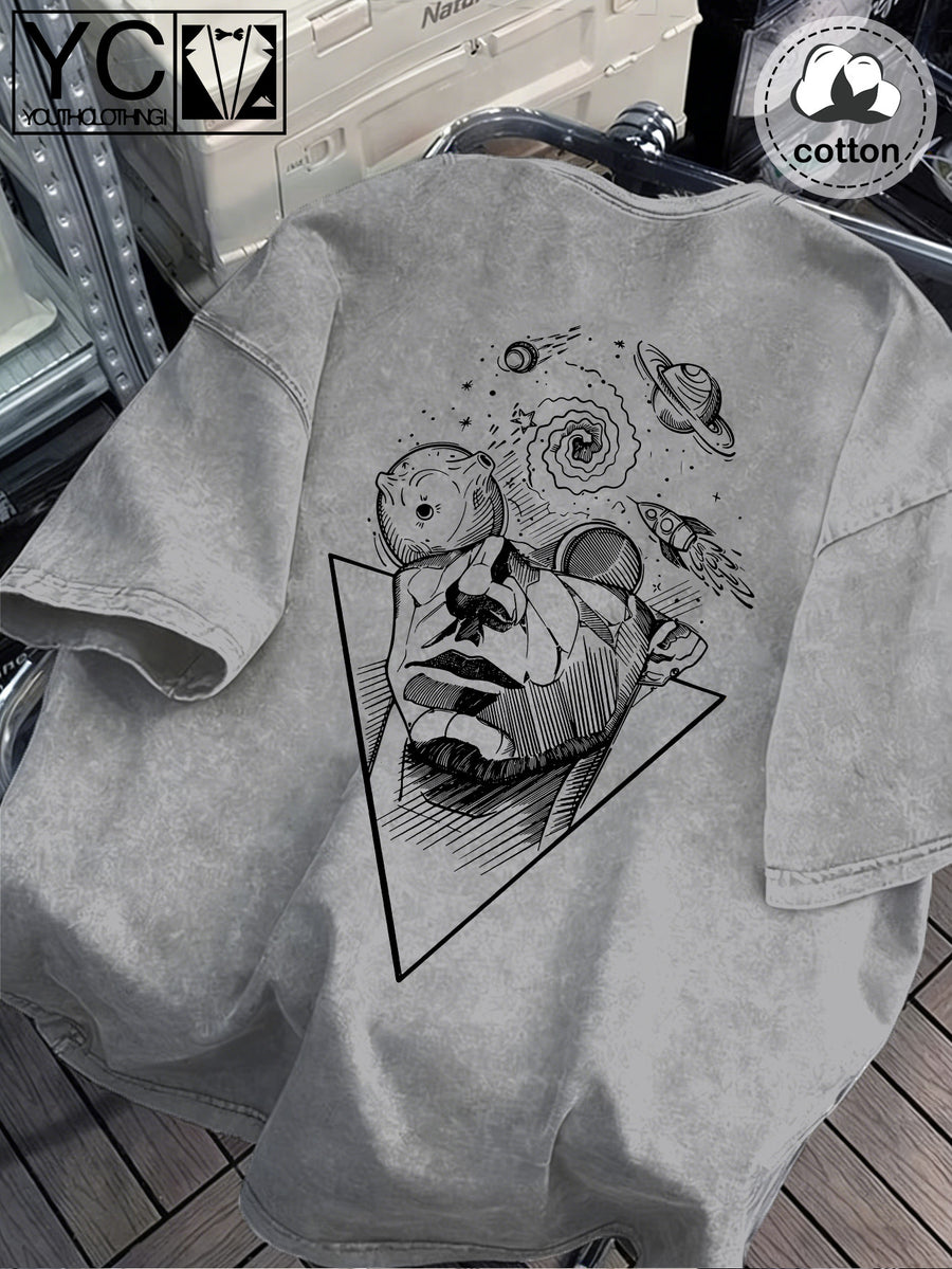 Men's Casual Cosmic Thinker Golden Starry Sky + Thinker Pattern Print T-Shirt, Distressed Washed Denim Vintage Style T-Shirt - Short Sleeve Washed Texture Style, Loose Fit Crew Neck Men's Top with Textured Effect (No Layering/Solid Color) - Grey
