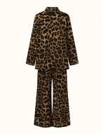 An Elegant Women's Leopard Print Suit Set - Spring/Autumn Season Polyester Fabric, Reversible Collar, All-Over Print Design, Detail-Free Fashion Comfort - Mixed colors