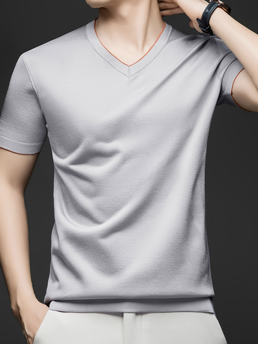 Men'S Summer Short-Sleeved T-Shirt, V-Neck Color-Blocking Details, a Slightly Slim Fit That Conforms to The Body, Showing Neat Lines Without Being Tight, Suitable for Daily Leisure/Weekend Travel Scenarios, And Light Social Scenarios - Silvery Grey