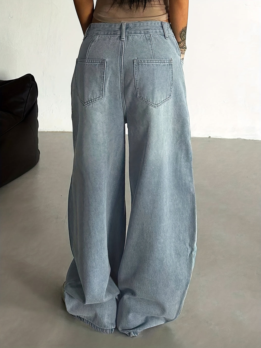 Women's Vintage Scallop Hem Washed Denim Jeans, Fashionable Loose Fit High-Waist Denim Trousers - Light Blue